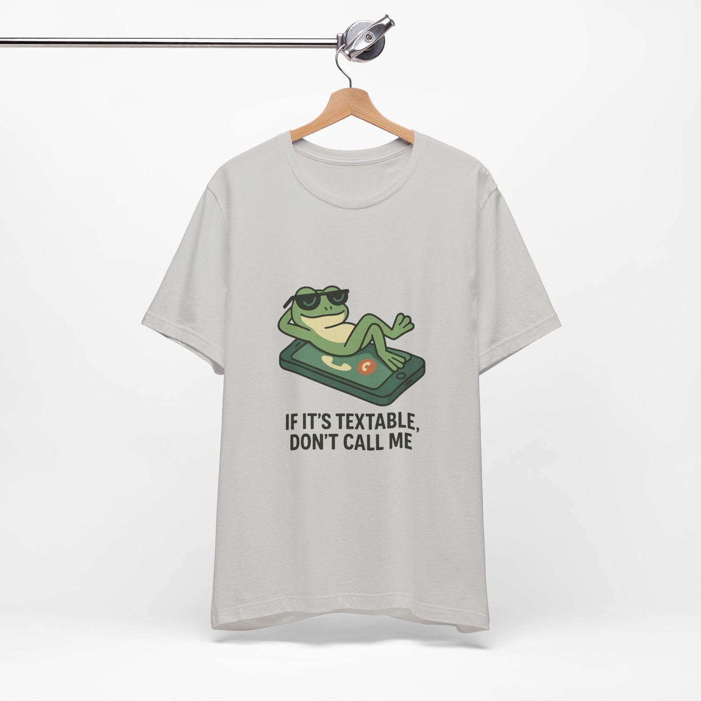 Chill Frog T-Shirt, Funny Graphic Tee, Relaxed Unisex Wear, Gift for Friends, Casual Style Shirt, Perfect for Parties
