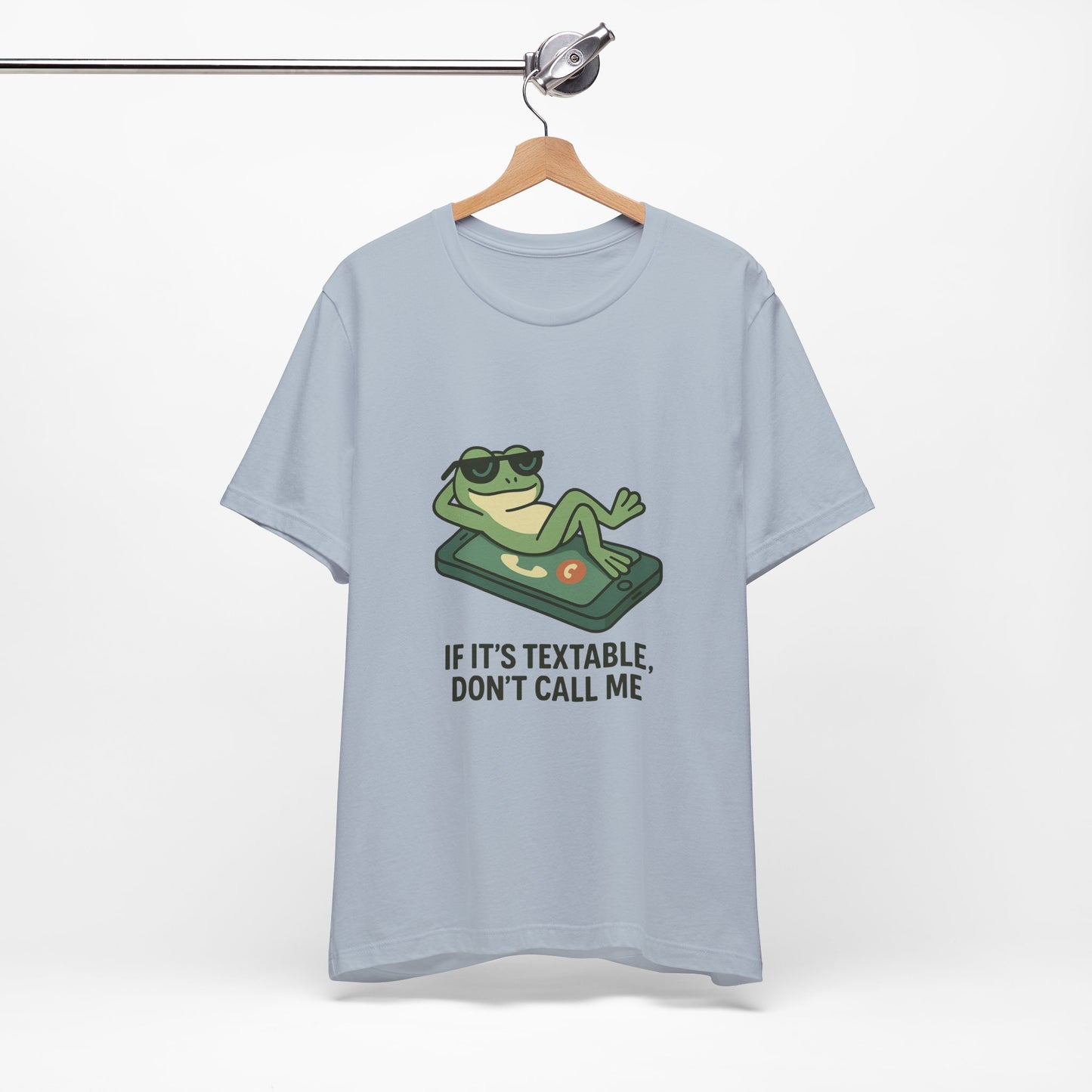 Chill Frog T-Shirt, Funny Graphic Tee, Relaxed Unisex Wear, Gift for Friends, Casual Style Shirt, Perfect for Parties