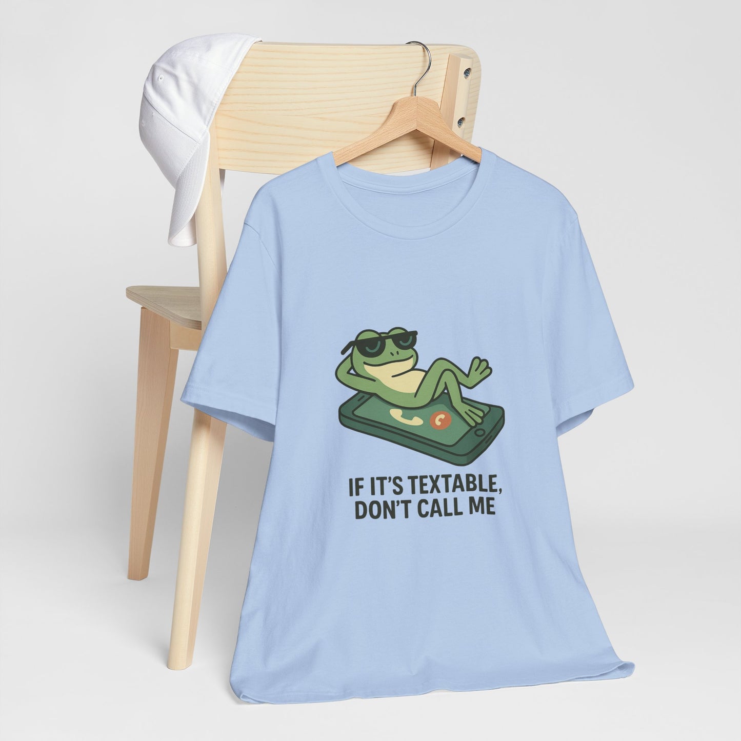 Chill Frog T-Shirt, Funny Graphic Tee, Relaxed Unisex Wear, Gift for Friends, Casual Style Shirt, Perfect for Parties