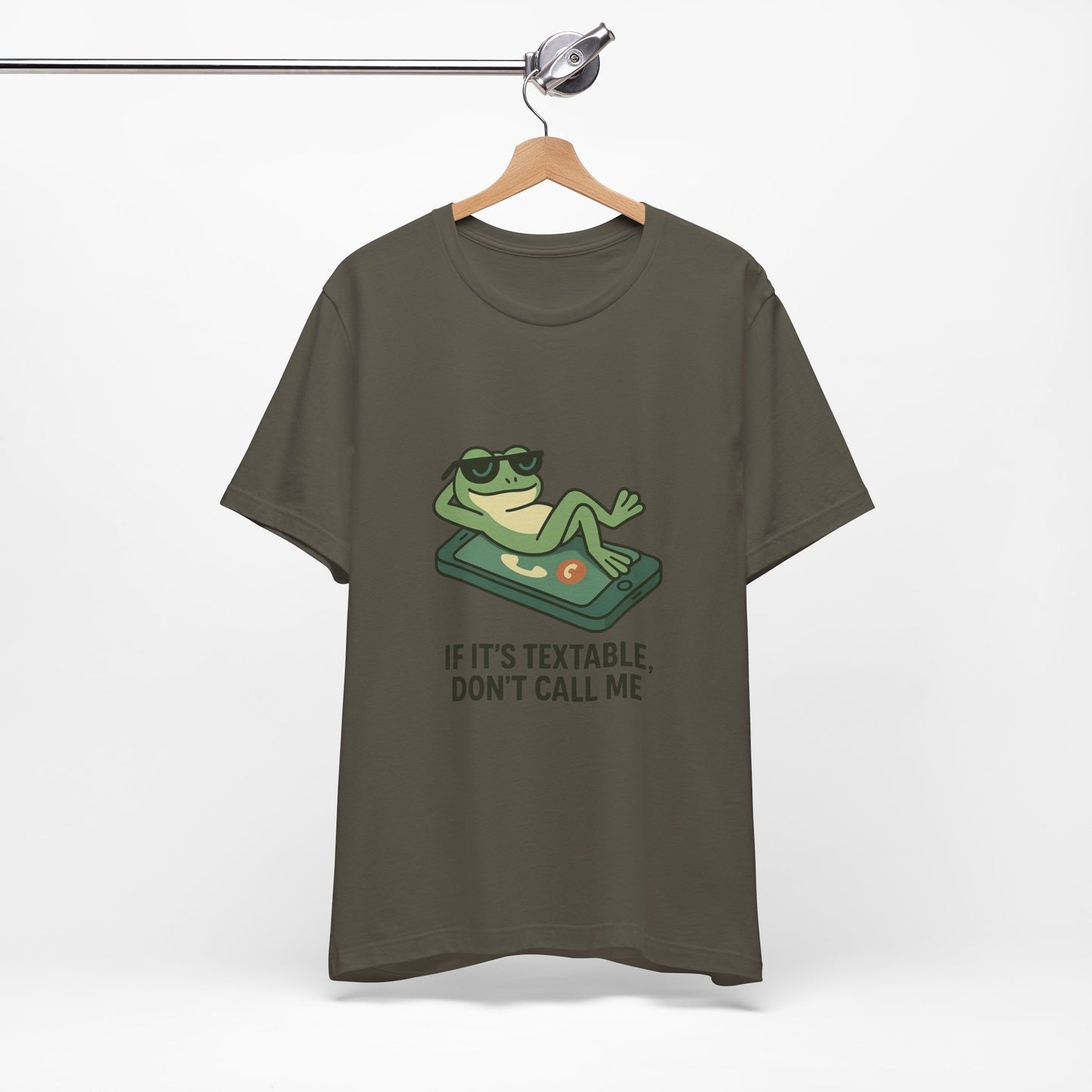 Chill Frog T-Shirt, Funny Graphic Tee, Relaxed Unisex Wear, Gift for Friends, Casual Style Shirt, Perfect for Parties