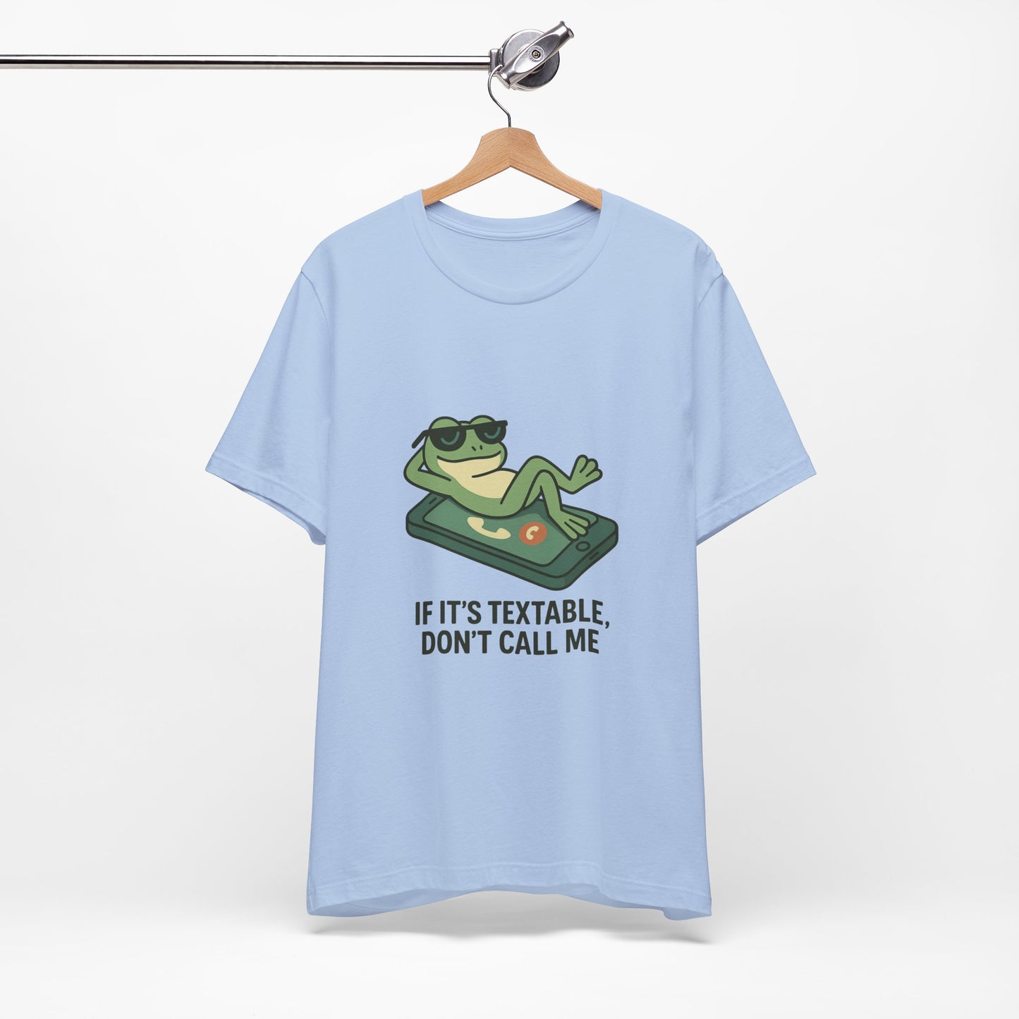 Chill Frog T-Shirt, Funny Graphic Tee, Relaxed Unisex Wear, Gift for Friends, Casual Style Shirt, Perfect for Parties