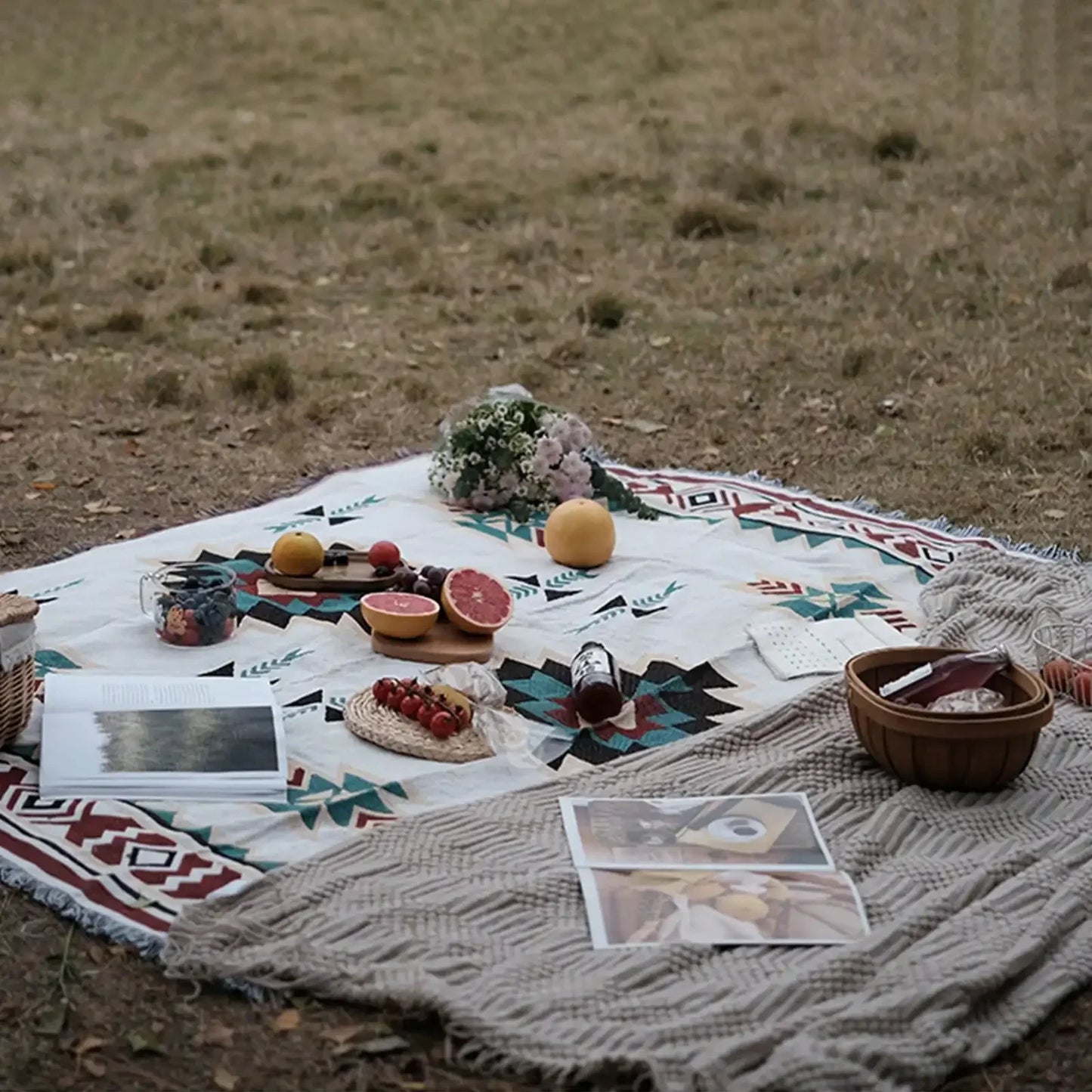 Adventure-Ready Picnic Mat – Waterproof & Foldable with Strap