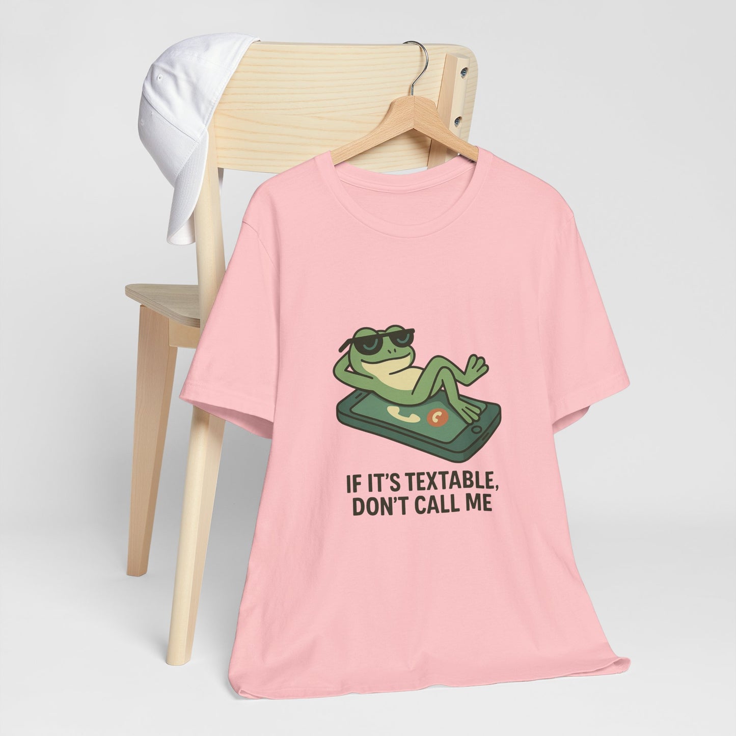 Chill Frog T-Shirt, Funny Graphic Tee, Relaxed Unisex Wear, Gift for Friends, Casual Style Shirt, Perfect for Parties