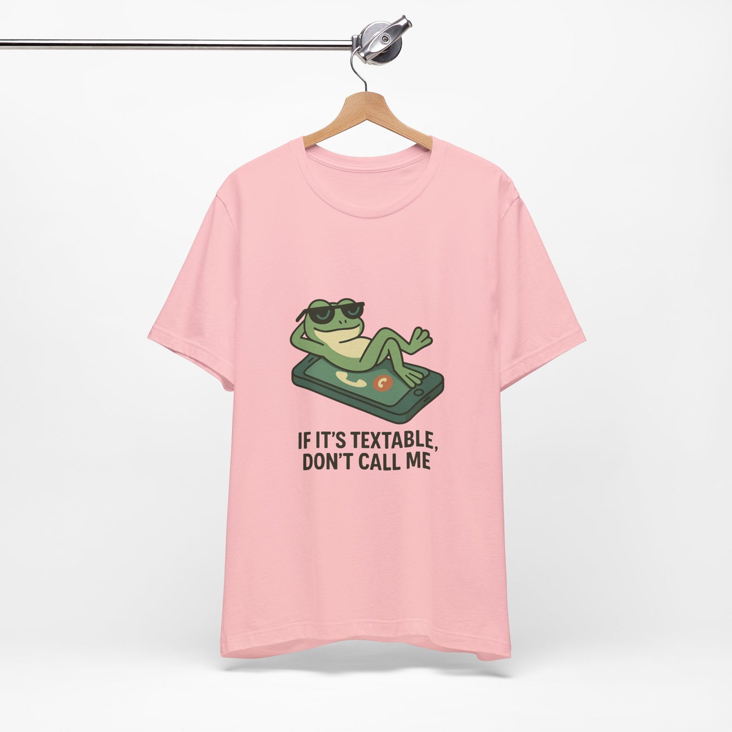 Chill Frog T-Shirt, Funny Graphic Tee, Relaxed Unisex Wear, Gift for Friends, Casual Style Shirt, Perfect for Parties